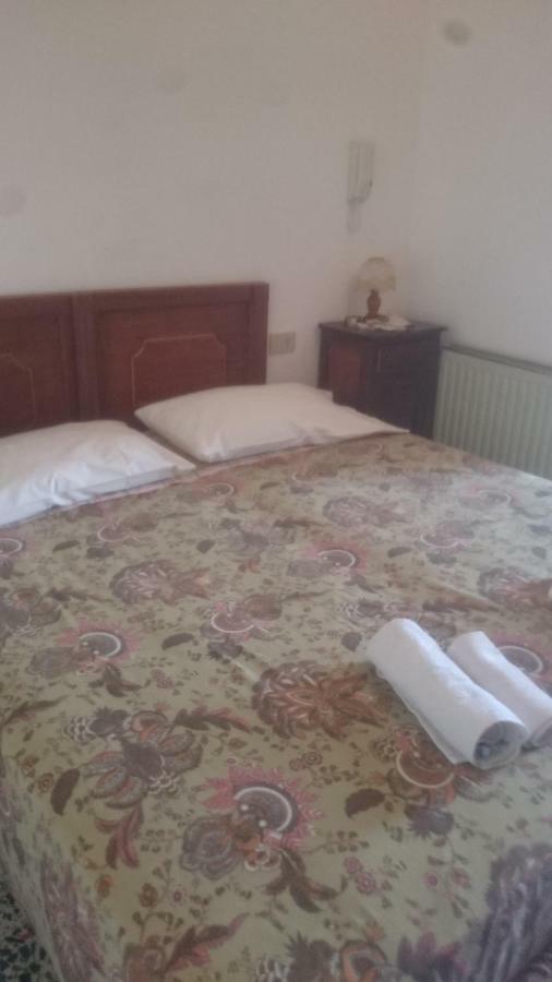 Hotel Alberta Масса Экстерьер фото